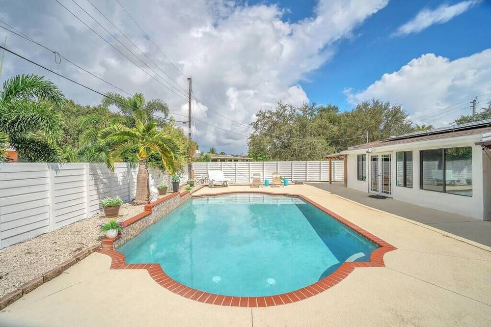 Photo of Outdoor in Beachway Estates
