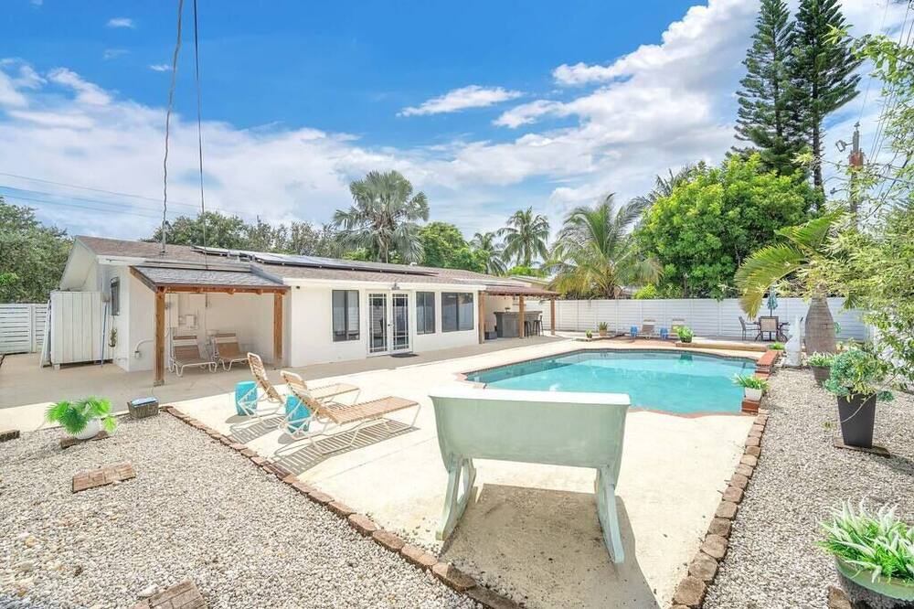 Photo of Outdoor in Beachway Estates