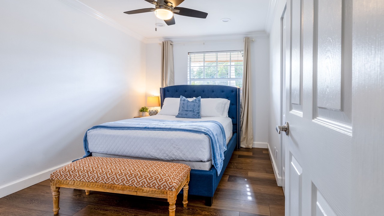 Photo of Bedroom in Lake Worth Corridor