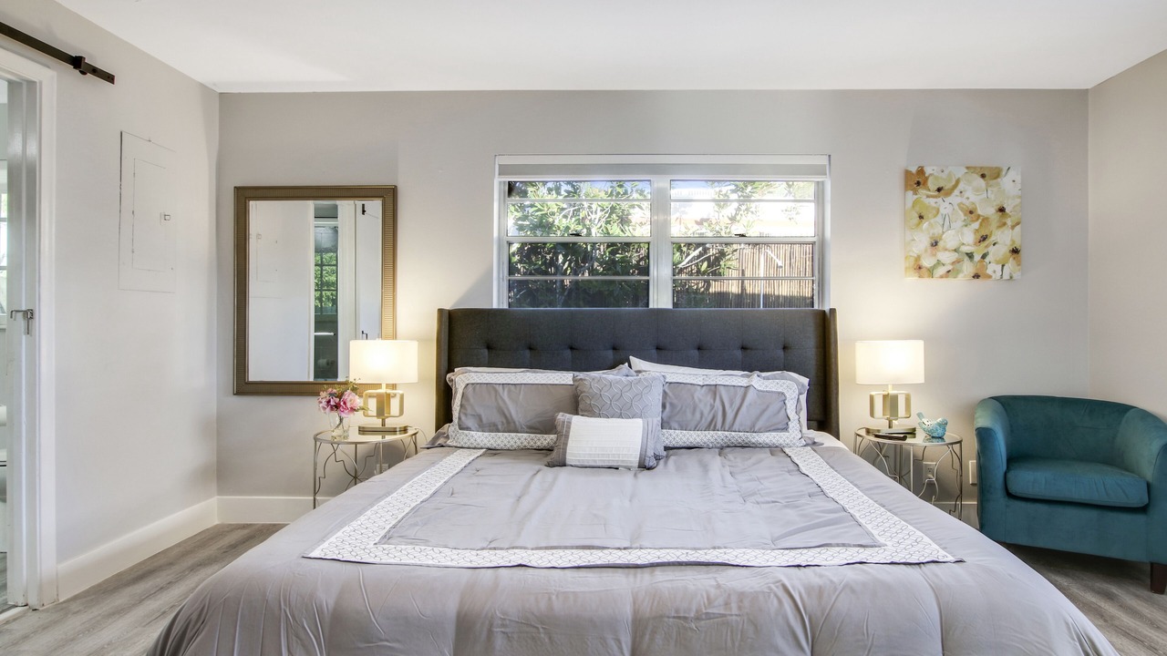 Photo of Bedroom in Florida Gardens