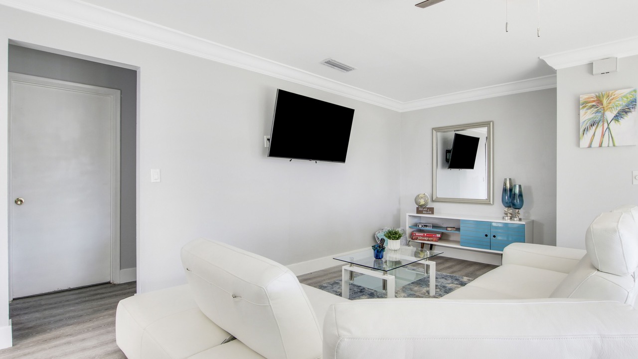 Photo of Livingroom in Florida Gardens