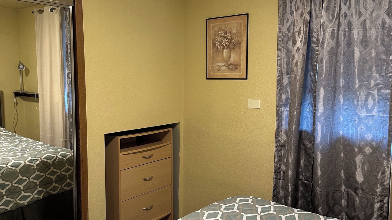 Photo of Bedroom in Taku - Campbell