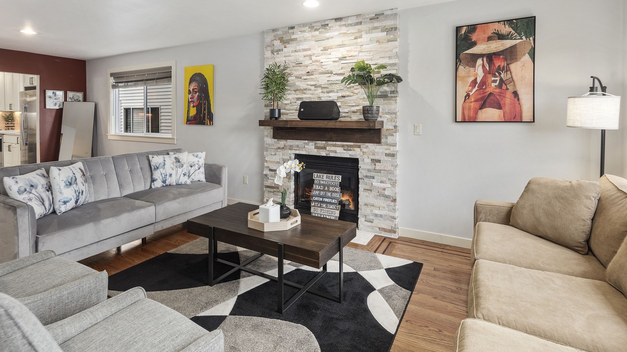 Photo of Livingroom in Rainier Valley