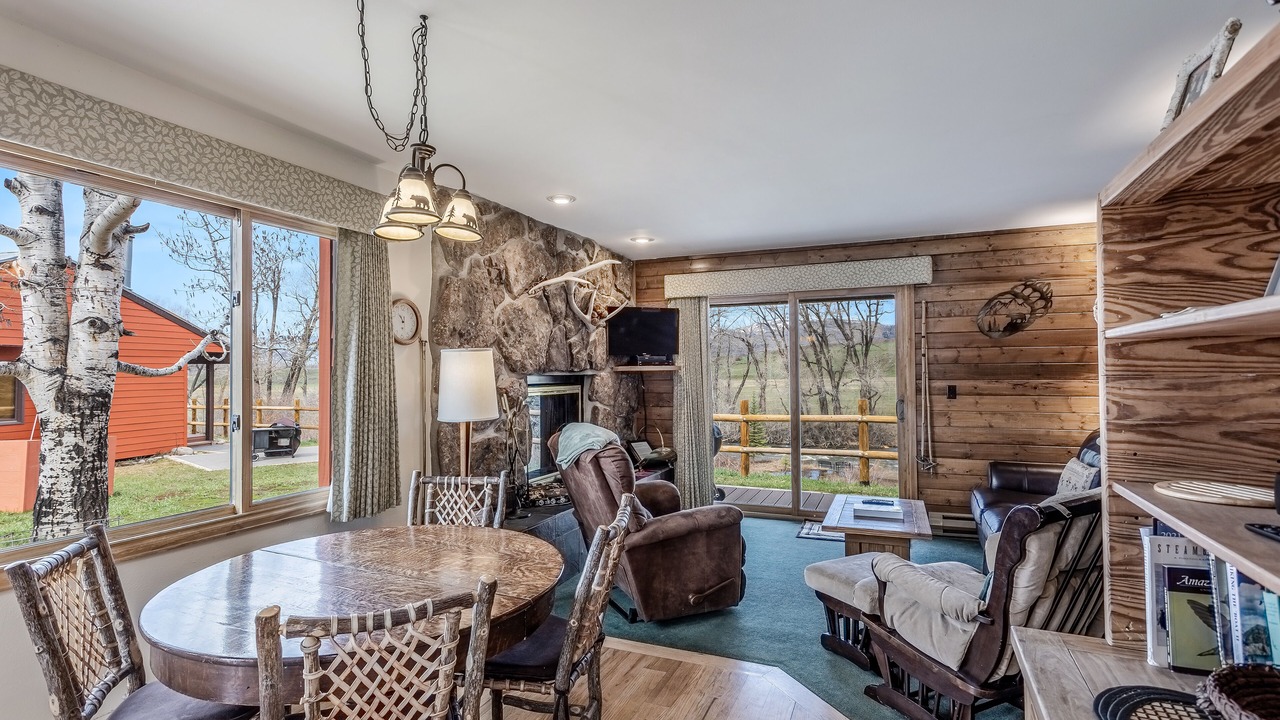 Photo of Livingroom in Clark