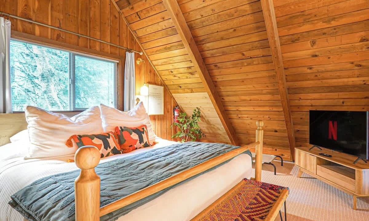 Photo of Bedroom in Glacier