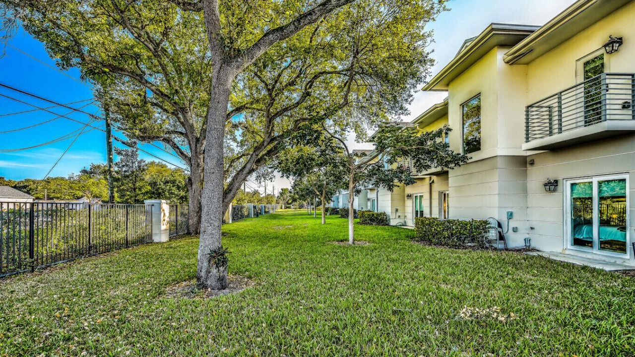 Photo of Others in Lake Worth Corridor