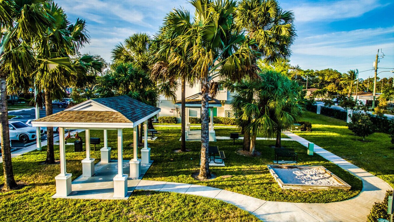 Photo of Outdoor in Lake Worth Corridor
