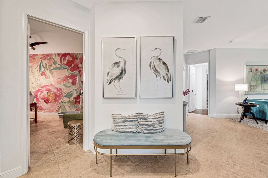 Photo of Livingroom in Hunt Club