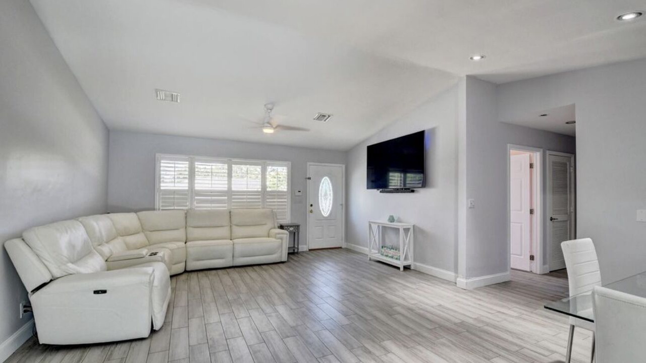 Photo of Livingroom in Lake Worth