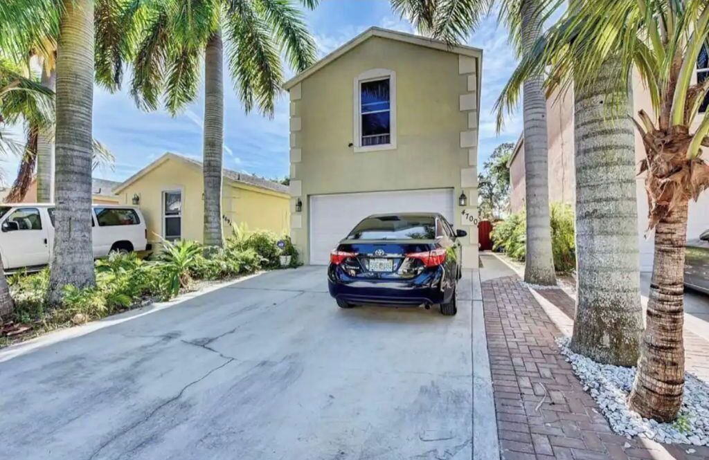 Photo of Outdoor in Lake Worth Corridor