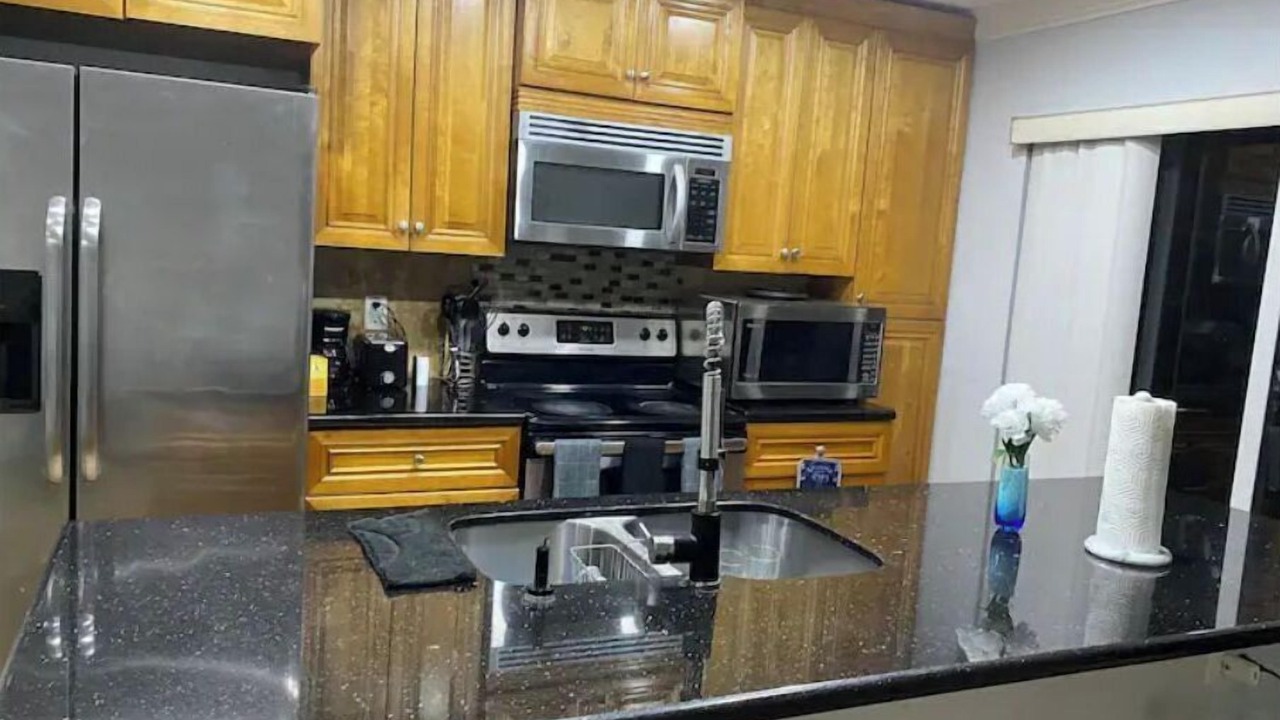 Photo of Kitchen in Lake Worth Corridor