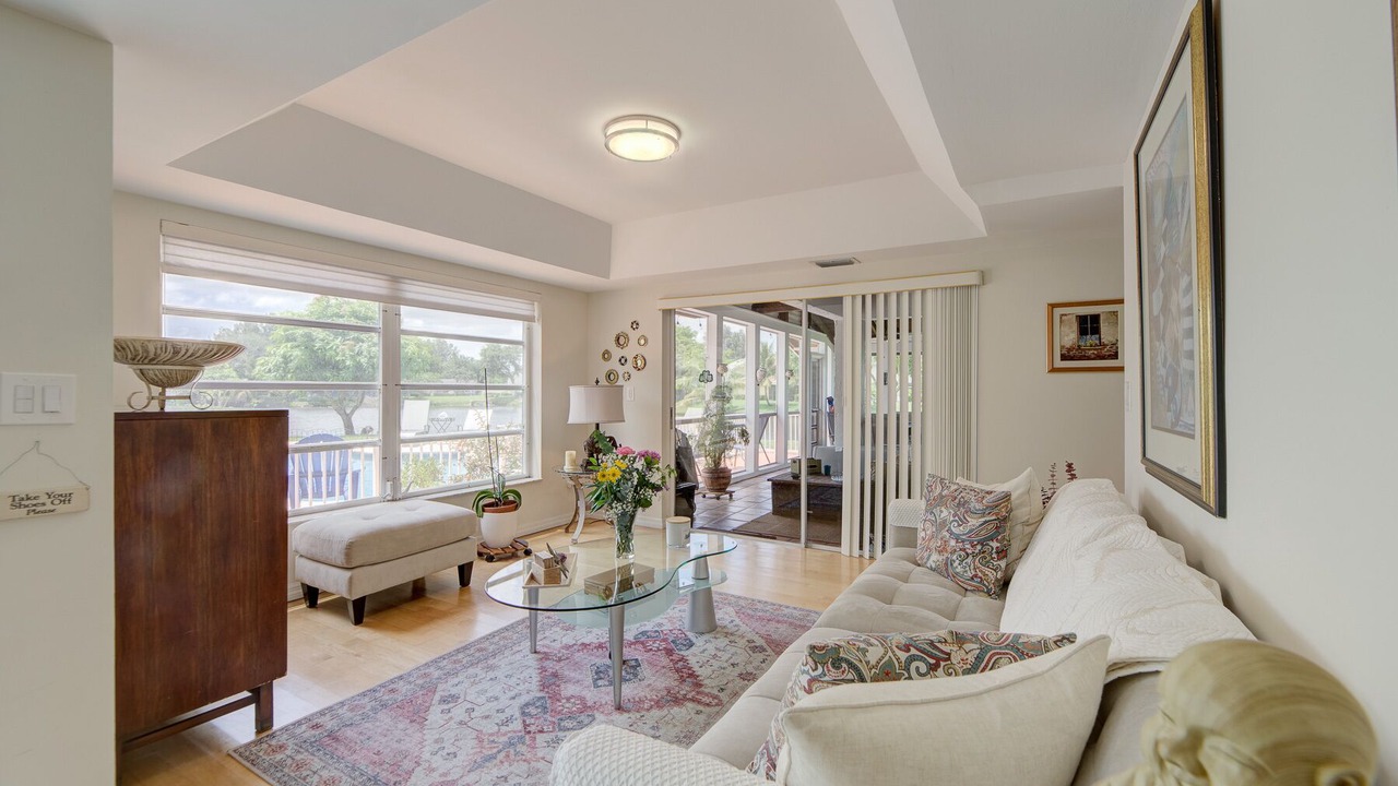 Photo of Livingroom in Davie