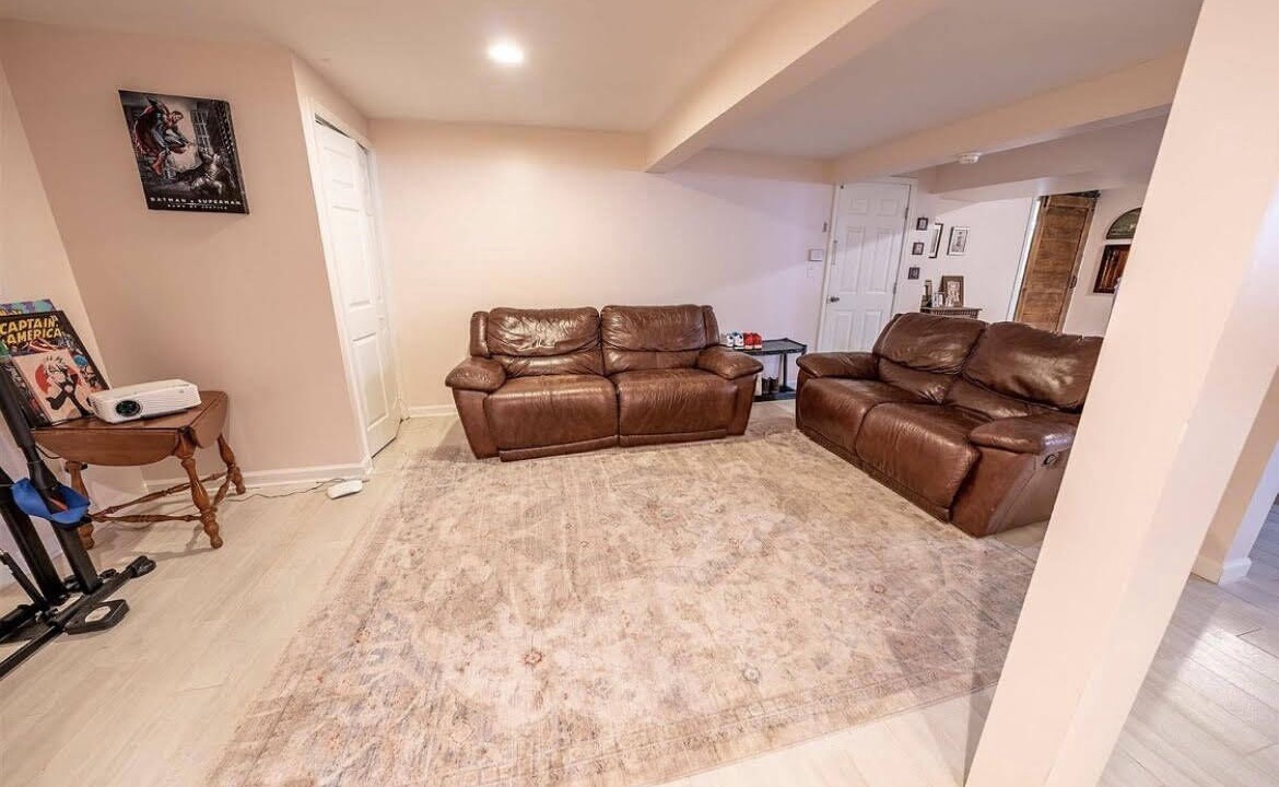 Photo of Livingroom in Geyser Crest