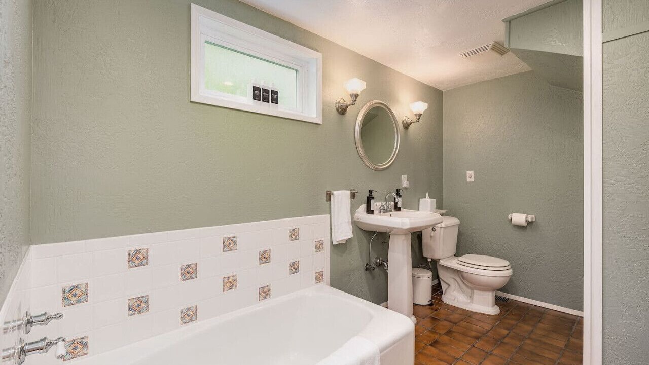 Photo of Bathroom in Seahurst
