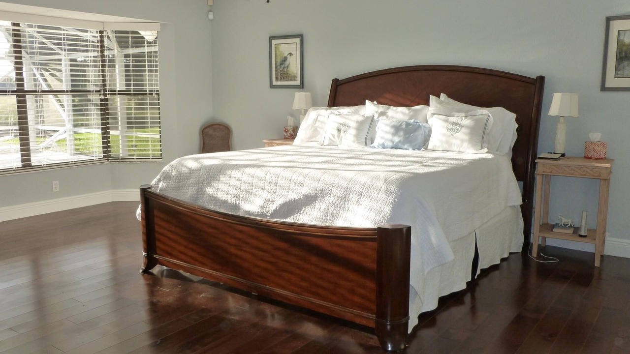Photo of Bedroom in Greenview Shores
