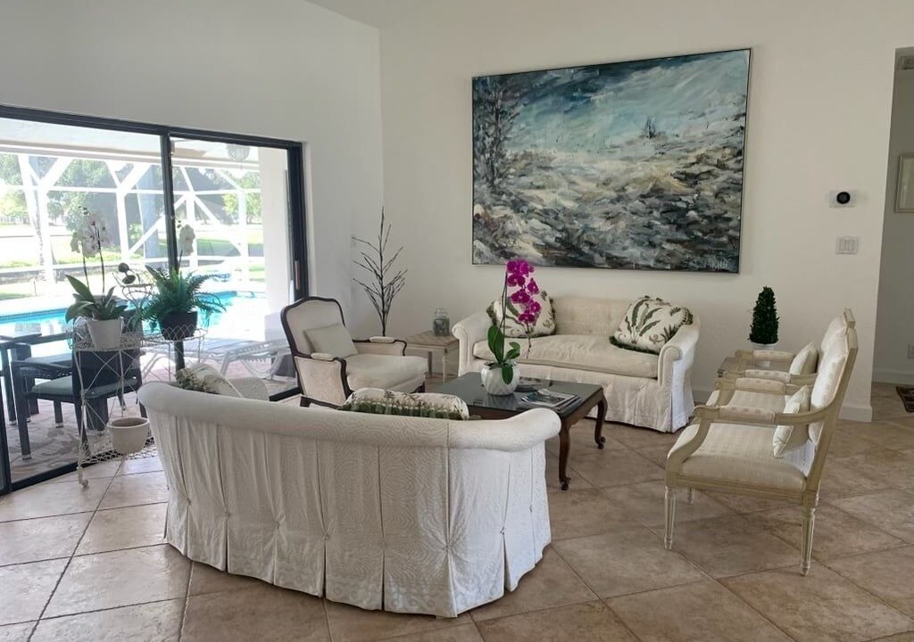 Photo of Livingroom in Greenview Shores