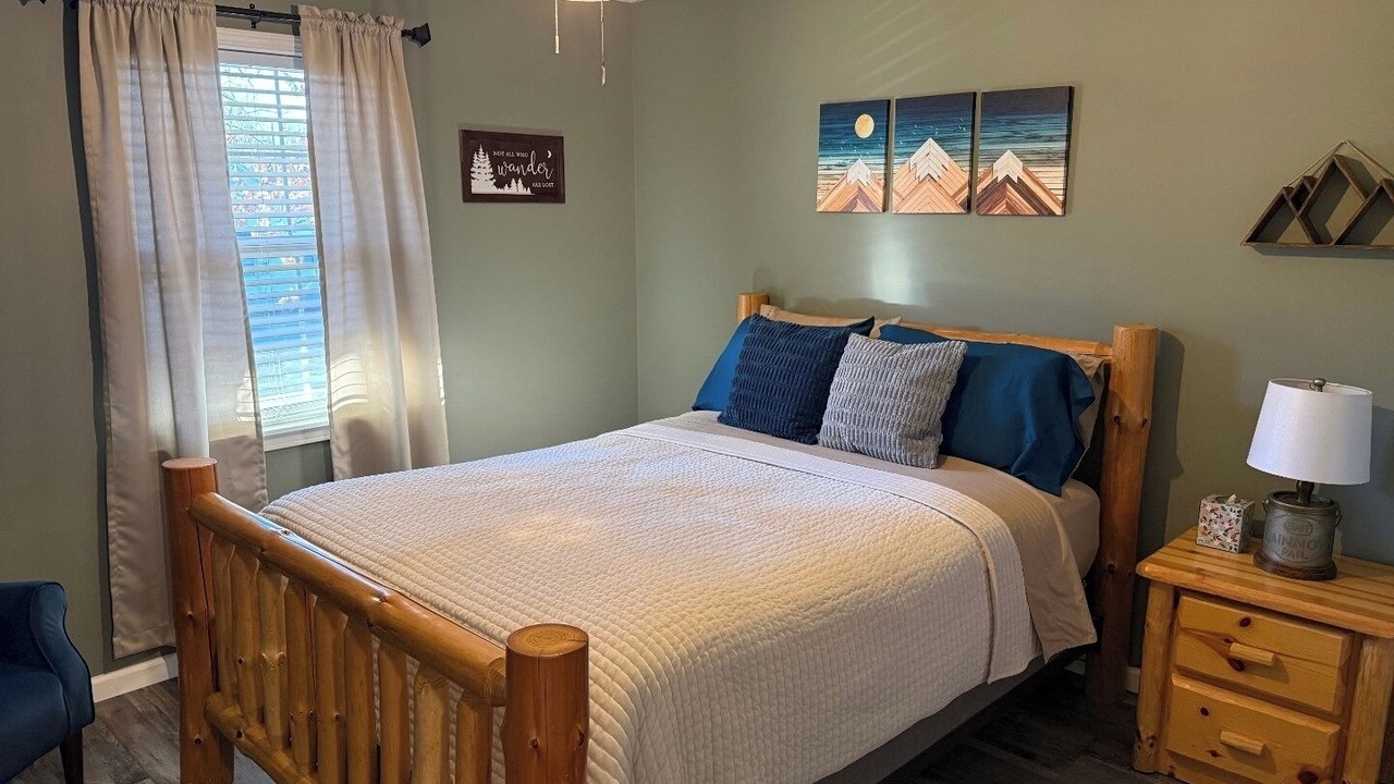 Photo of Bedroom in Flippin