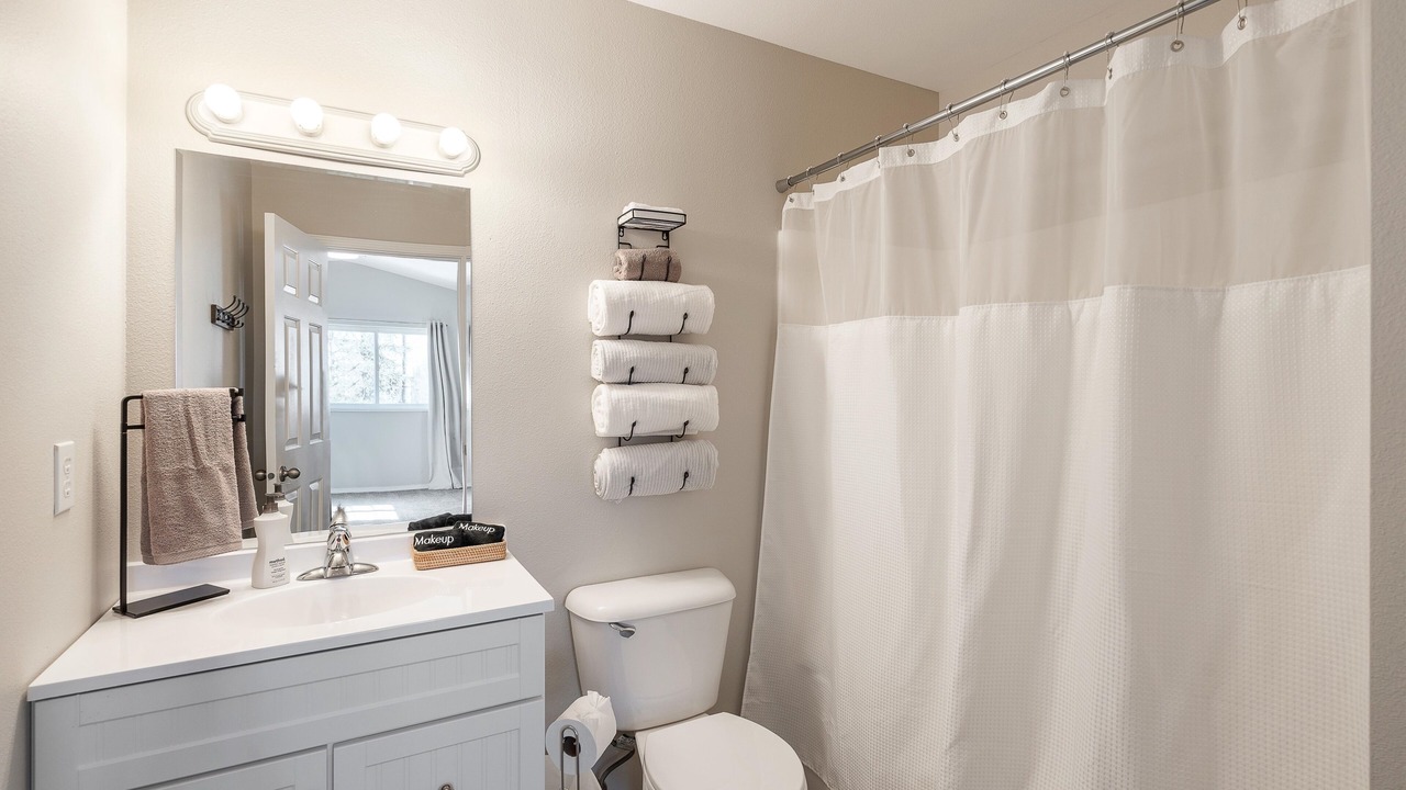 Photo of Bathroom in Bayshore - Klatt
