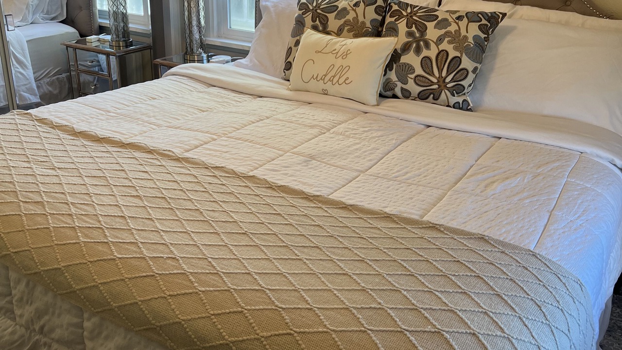 Photo of Bedroom in Alki