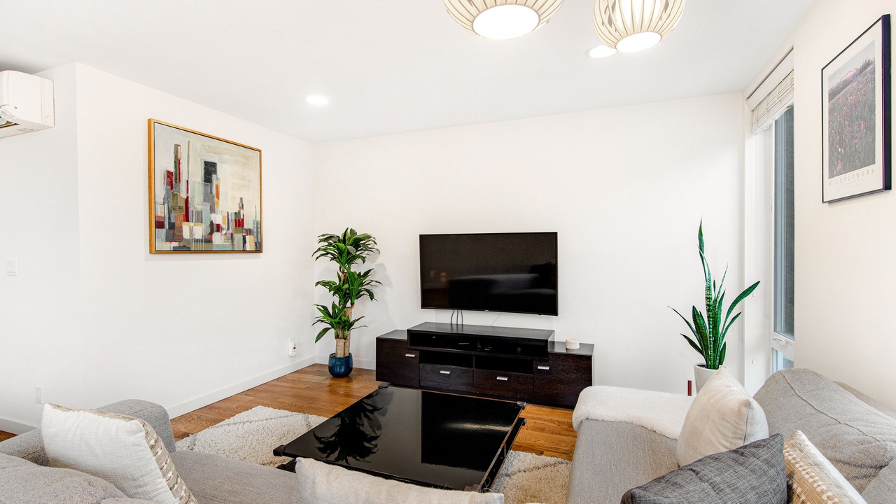 Photo of Livingroom in Fremont