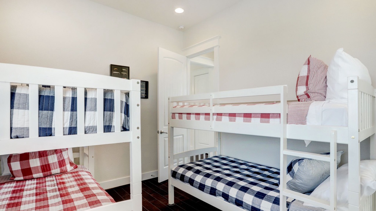 Photo of Bedroom in Beachtown