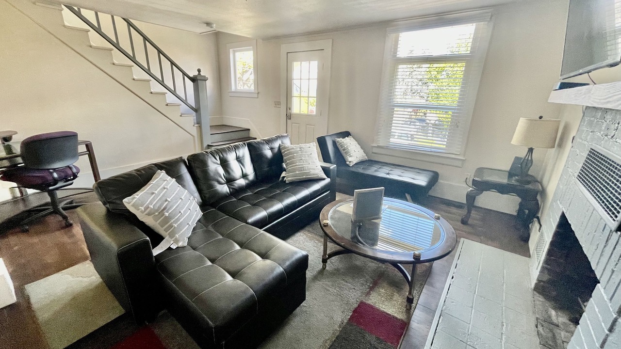 Photo of Livingroom in Columbia City