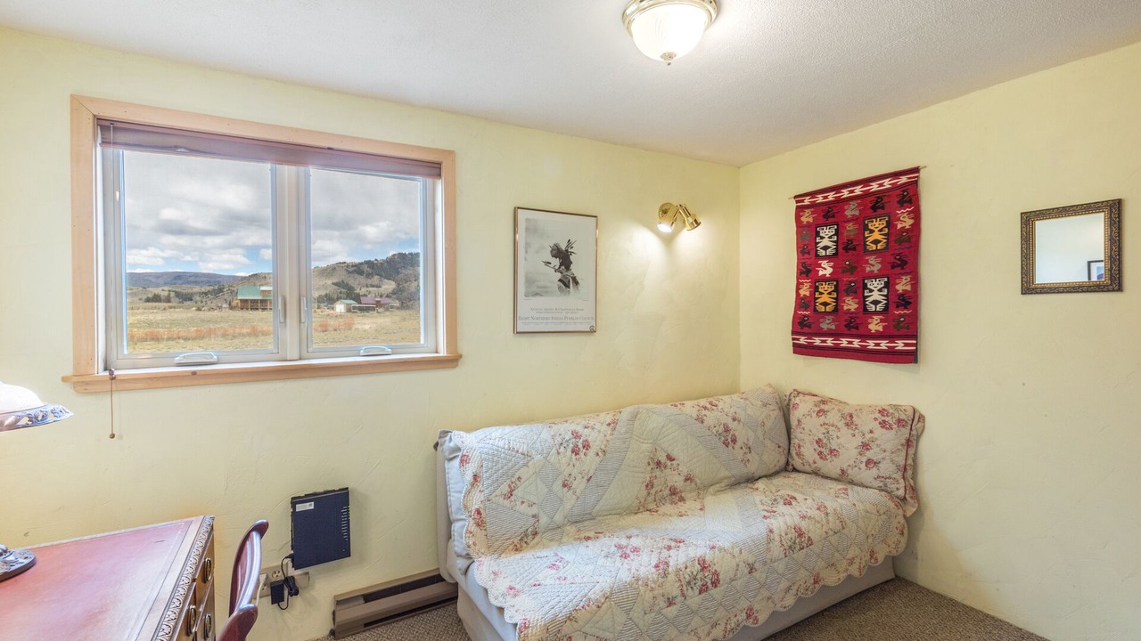 Photo of Livingroom in Creede