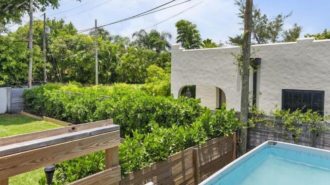 Photo of Outdoor in Old Northwood