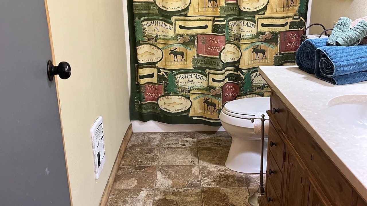 Photo of Bathroom in Roslyn Ridge