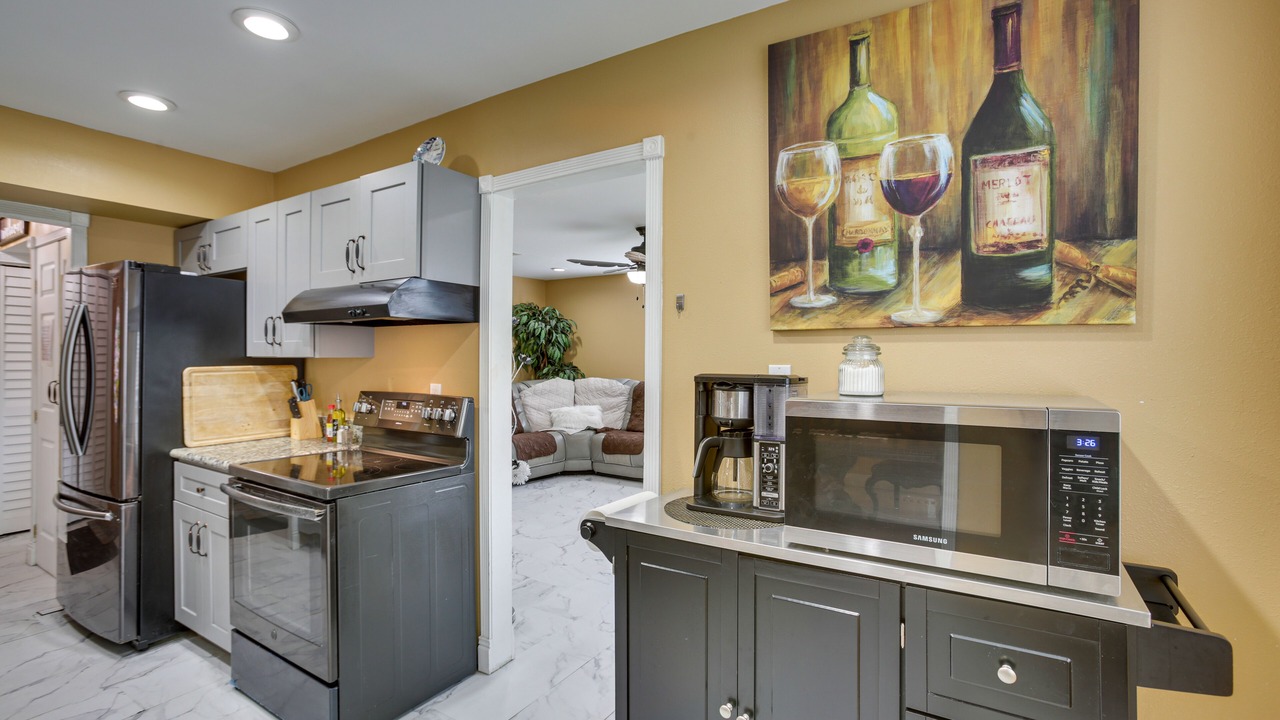 Photo of Kitchen in Kenner - Louis Armstrong International Airport