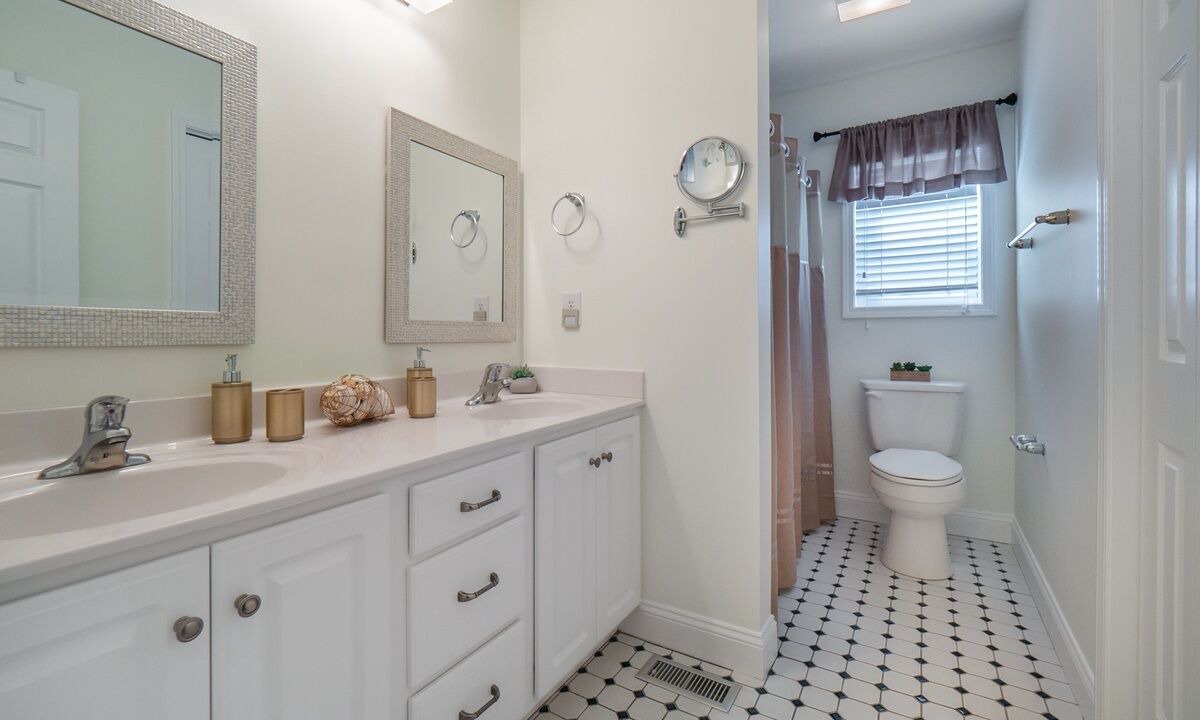Photo of Bathroom in North Topsail Beach
