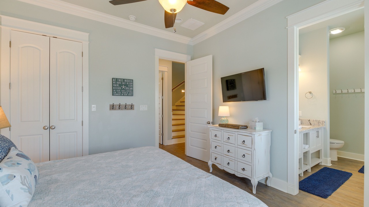 Photo of Bedroom in Crystal Beach