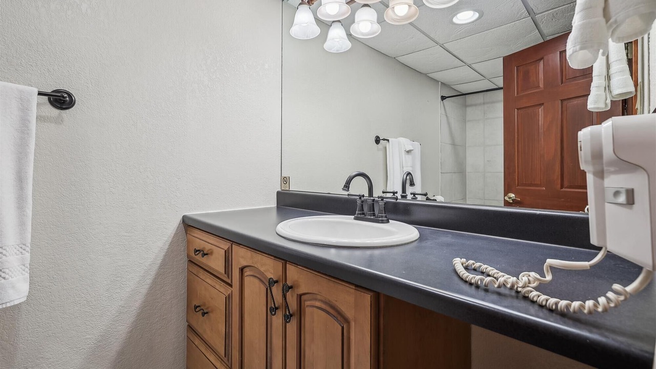 Photo of Bathroom in Peak 9