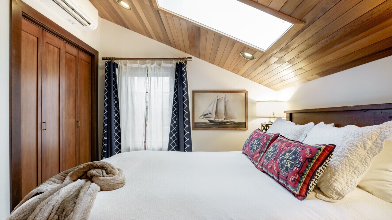 Photo of Bedroom in Loyal Heights