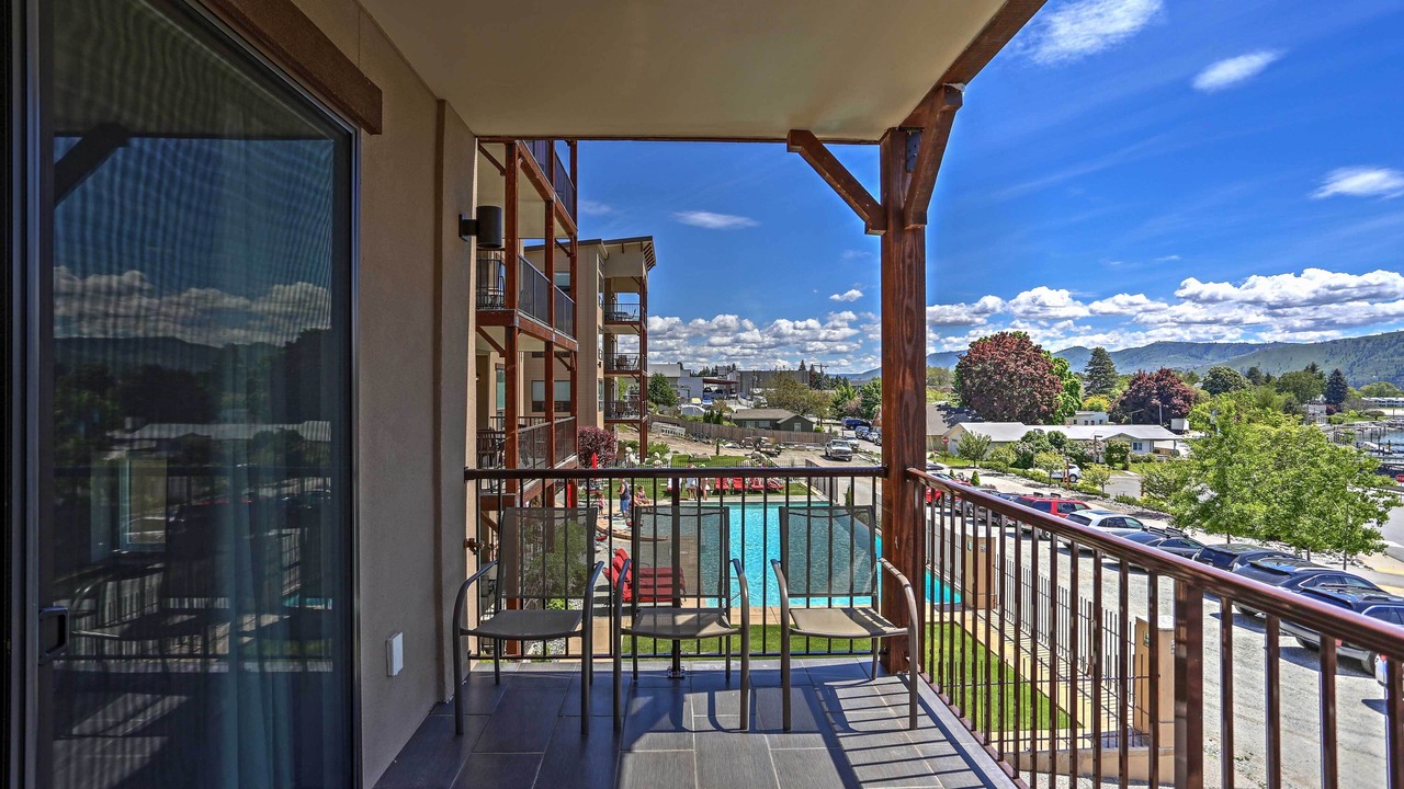 Photo of Patio Balcony in Wapato Point