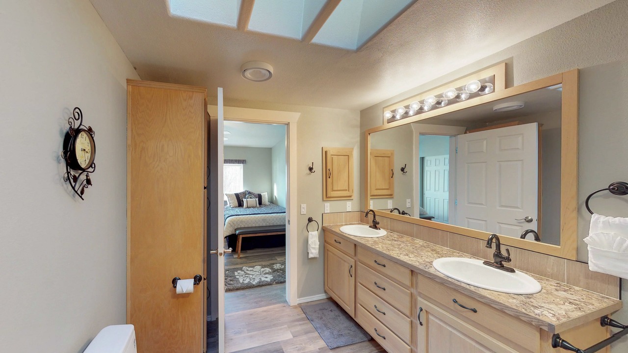 Photo of Bathroom in Manson
