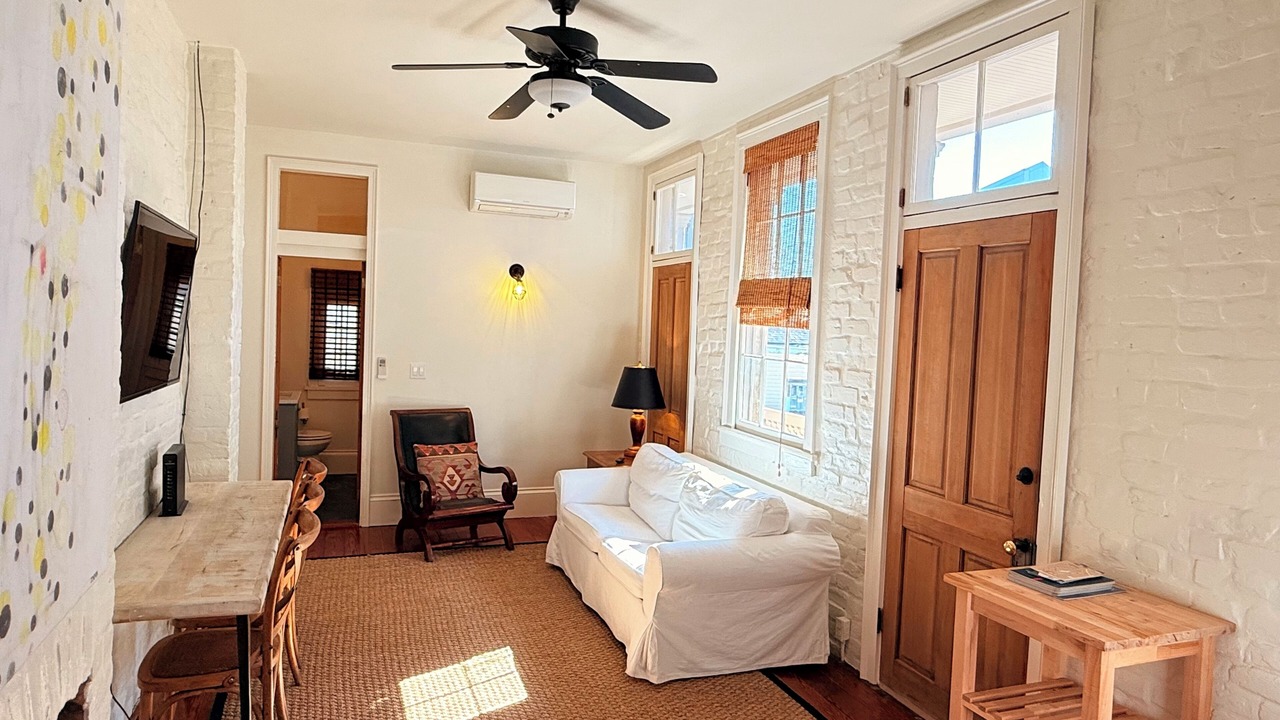Photo of Livingroom in Lower Garden District