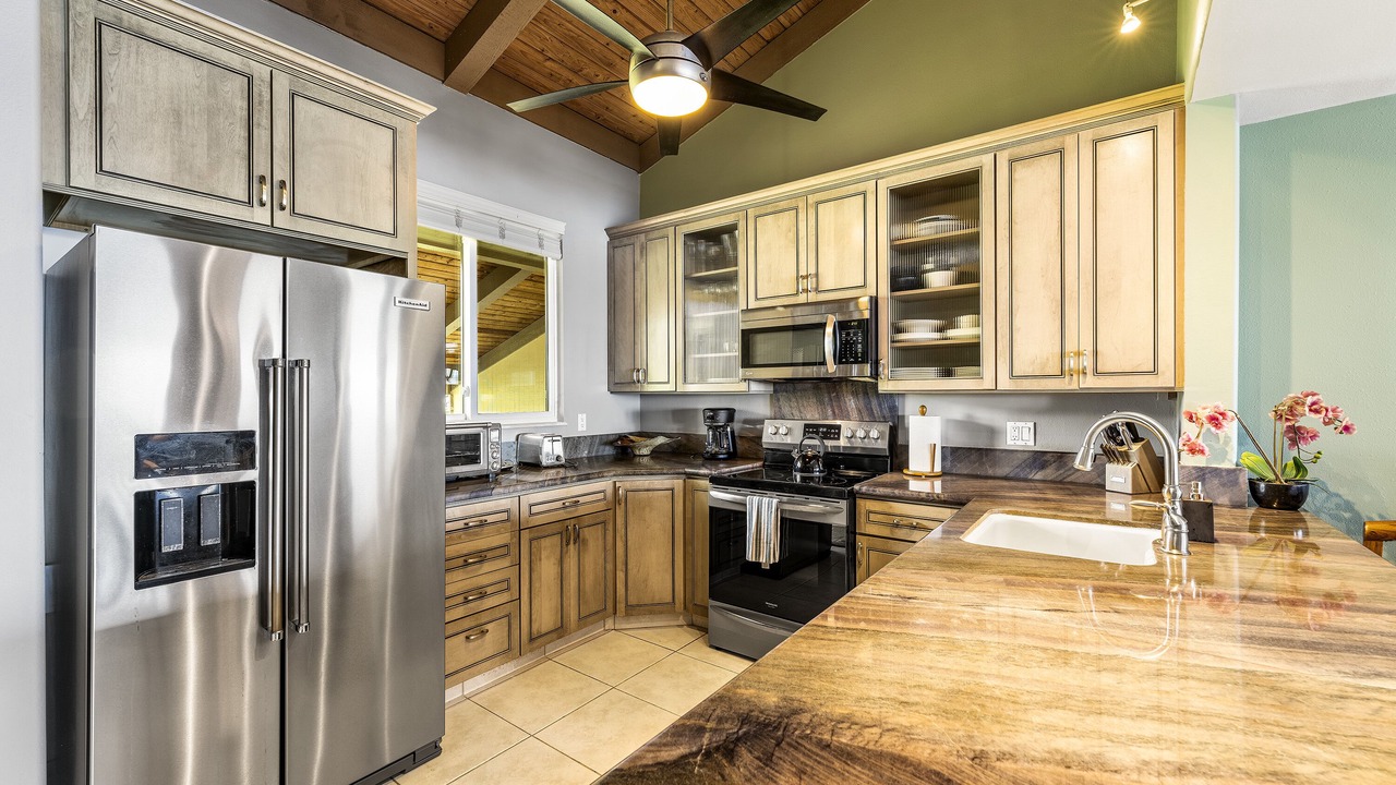 Photo of Kitchen in Kahaluu-Keauhou