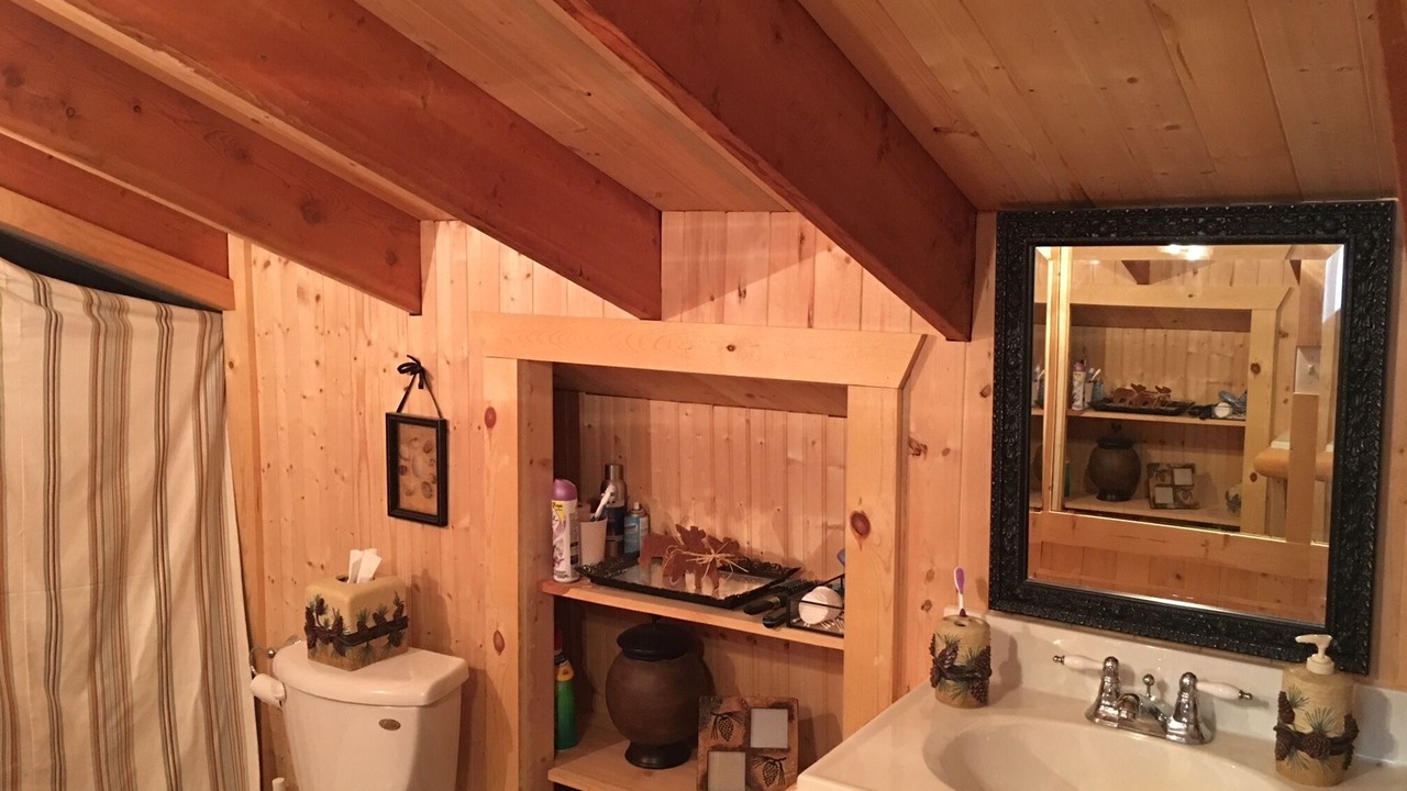 Photo of Bathroom in Hillman