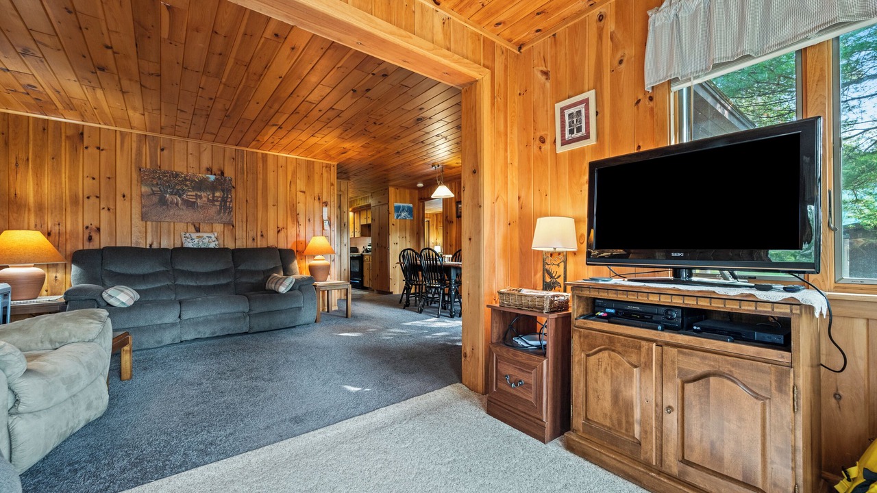 Photo of Livingroom in Rangeley