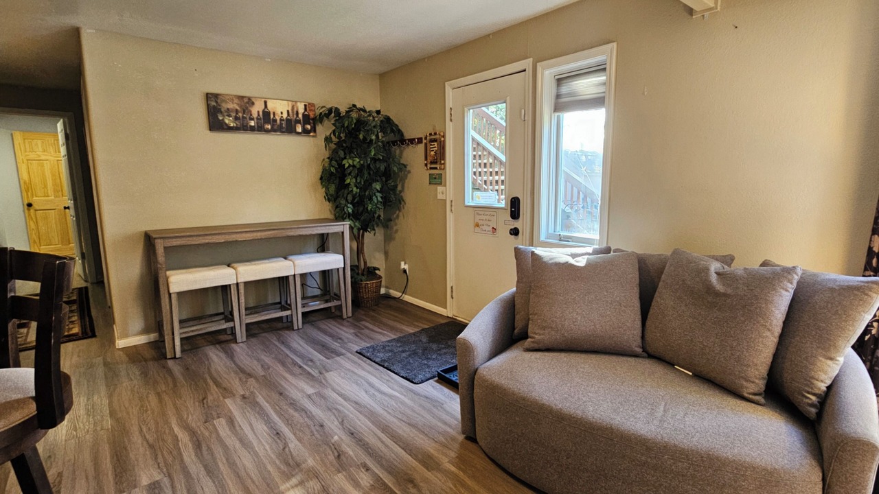 Photo of Livingroom in Northeast Anchorage