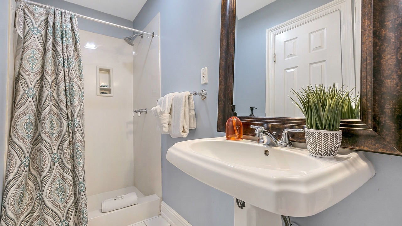 Photo of Bathroom in Mid-City