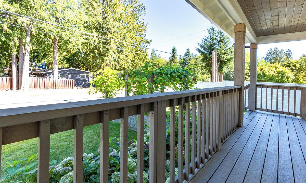 Photo of Patio Balcony in Shoreline