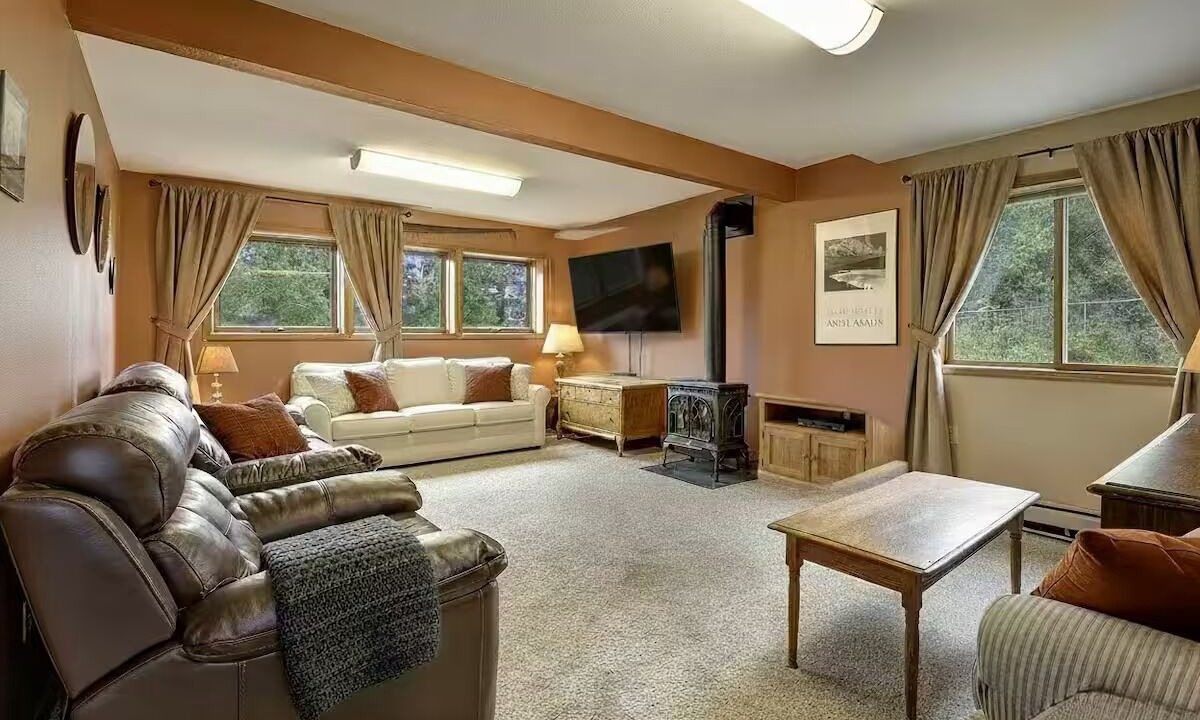 Photo of Livingroom in Basher