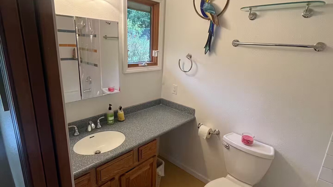 Photo of Bathroom in Basher