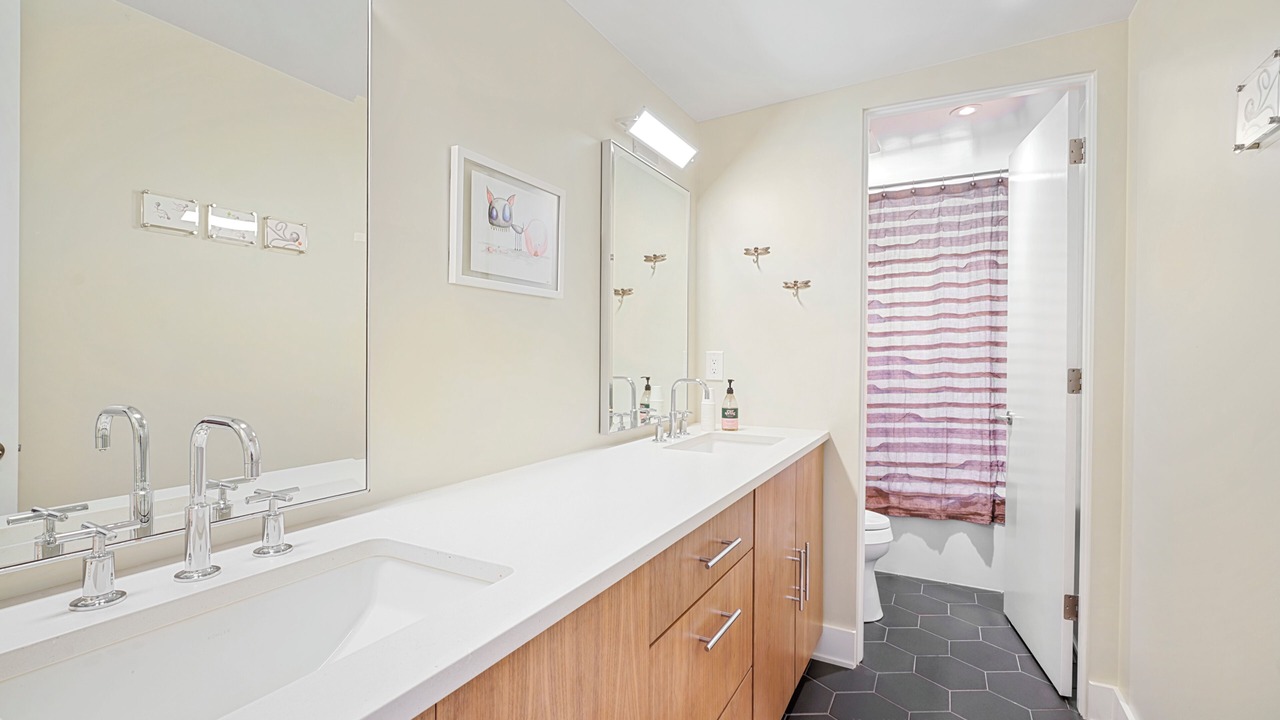 Photo of Bathroom in Newlands