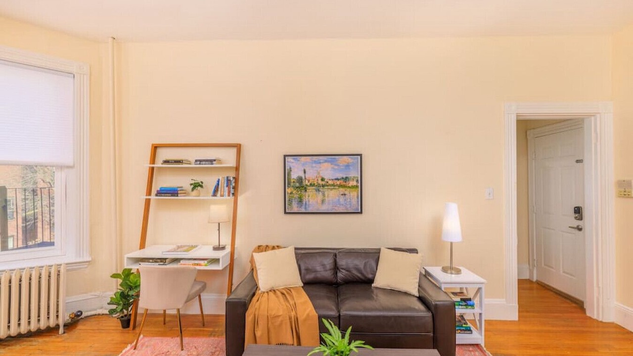 Photo of Livingroom in Back Bay West
