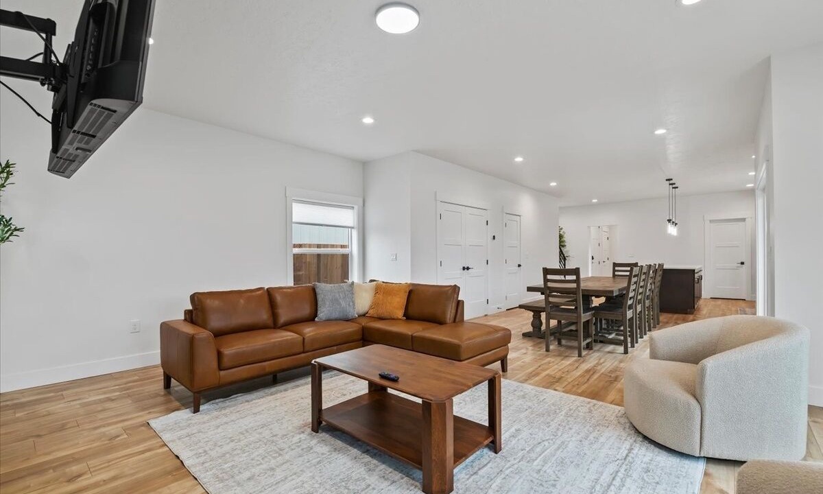 Photo of Livingroom in West Valley