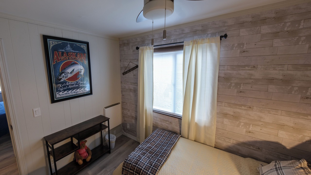 Photo of Bedroom in Ketchikan