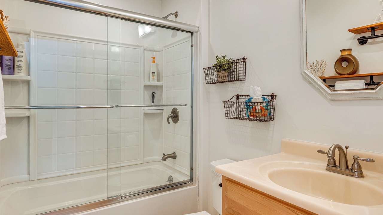 Photo of Bathroom in Kahana